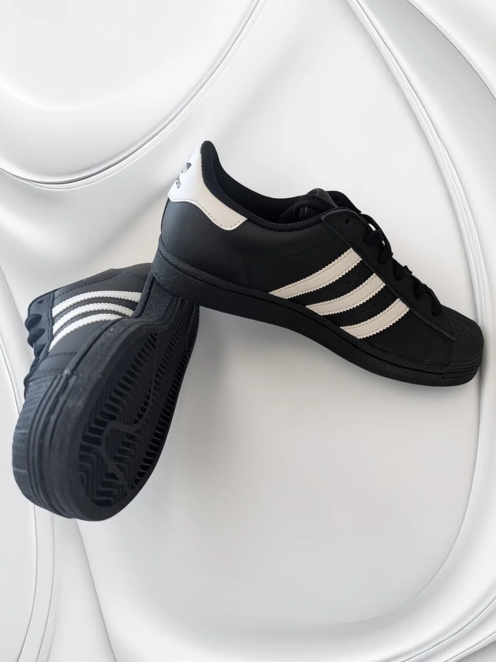 Adidas Classic Originals Superstar J Grade School Black/White Size 6